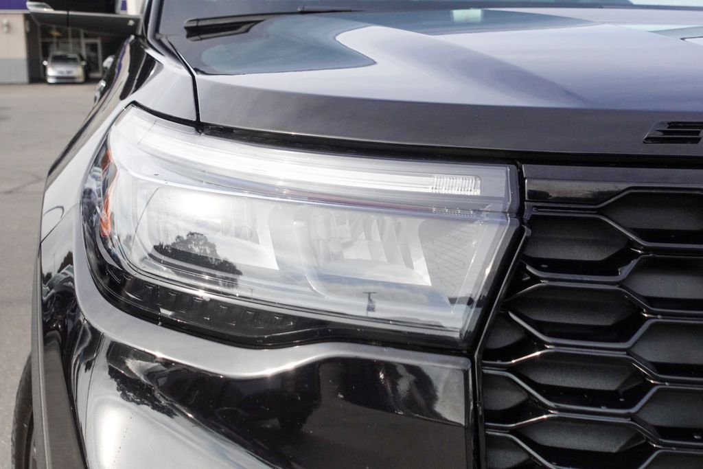 2025 Ford Explorer ST-Line photo 3