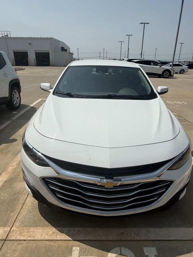 2020 Chevrolet Malibu LS photo 3