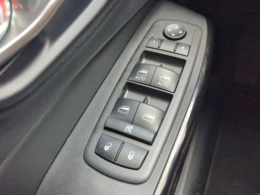 2021 Jeep Cherokee Altitude photo 22