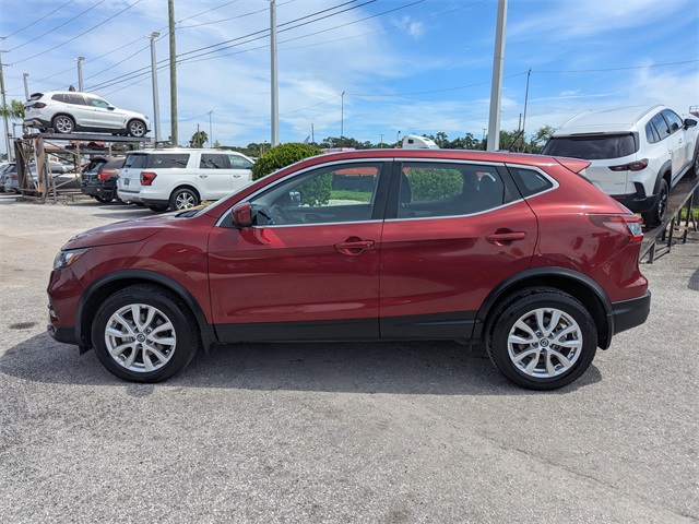 2022 Nissan Rogue Sport S photo 3