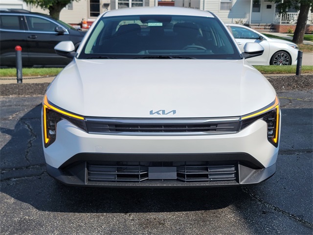 2025 Kia K4 LXS photo 9