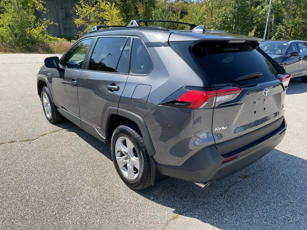2021 Toyota RAV4 Hybrid XLE photo 3