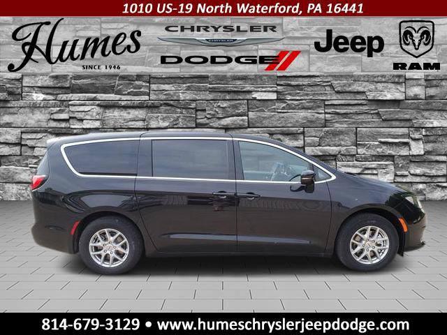 2025 Chrysler Voyager LX photo 2
