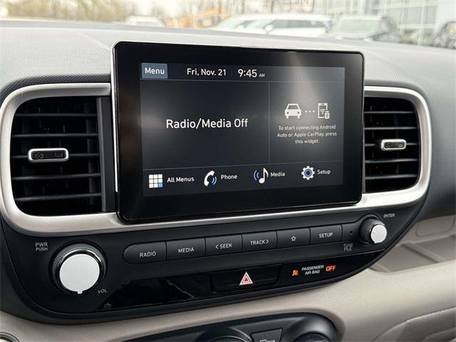 2026 Hyundai Venue SEL photo 2