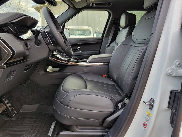 2025 Land Rover Range Rover Sport SE photo 17