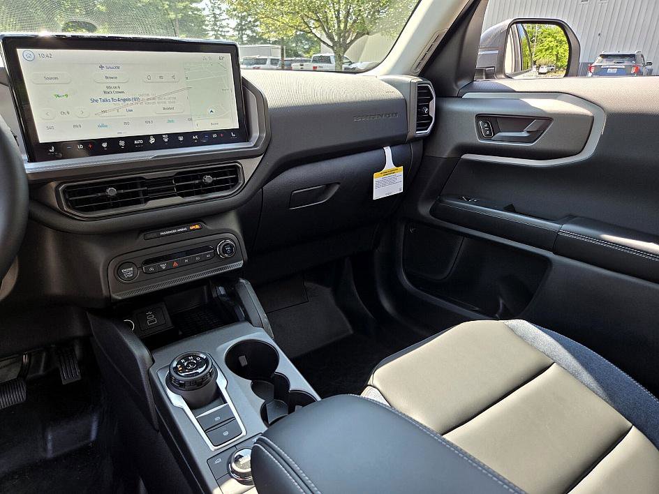 2025 Ford Bronco Sport Outer Banks photo 18