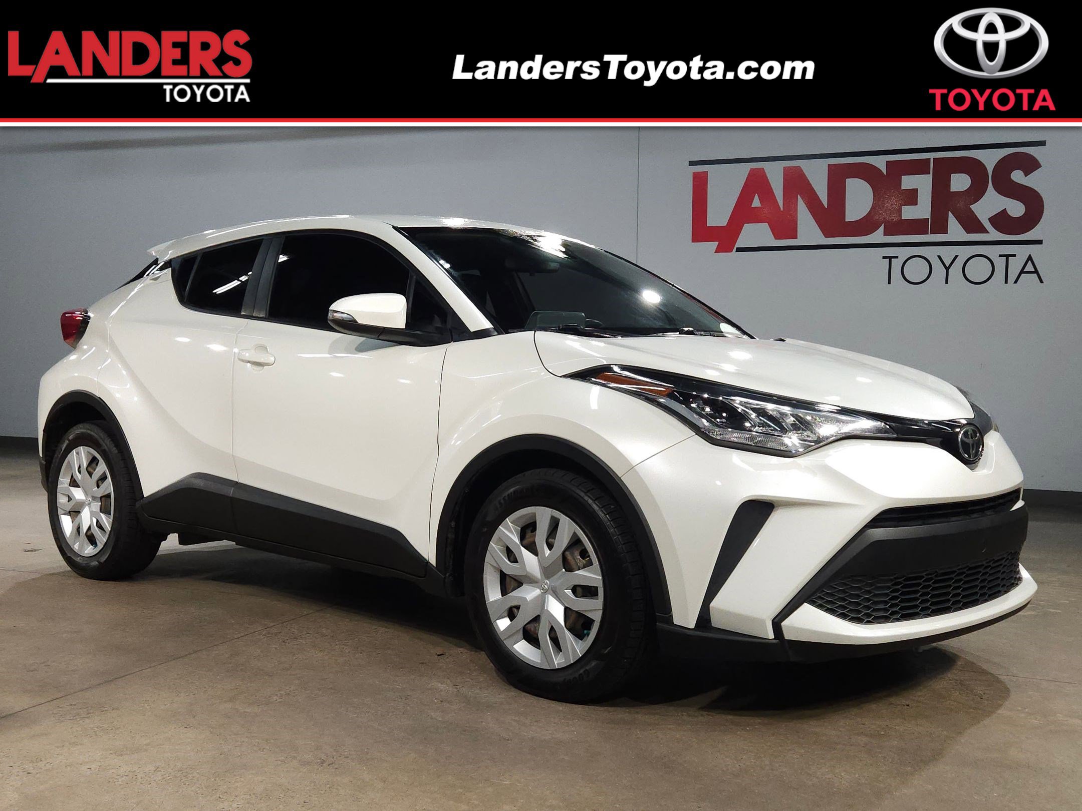 2020 Toyota C-HR LE's photo