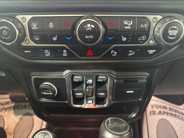 2020 Jeep Wrangler Unlimited Sahara photo 15