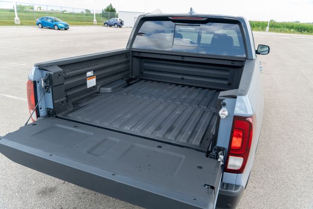 2026 Honda Ridgeline Black Edition photo 16