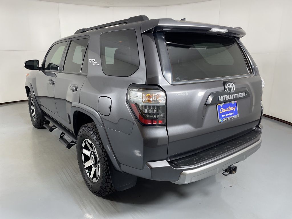 2019 Toyota 4Runner TRD Off-Road Premium photo 6