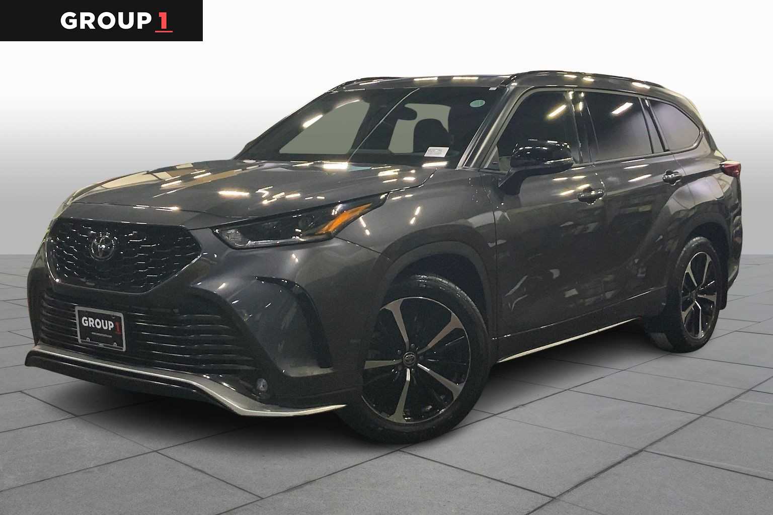 2022 Toyota Highlander XSE's photo