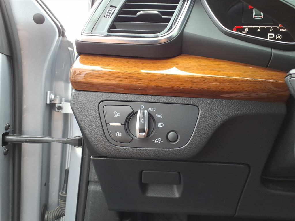 2022 Audi Q5 S line Plus 45 TFSI photo 8