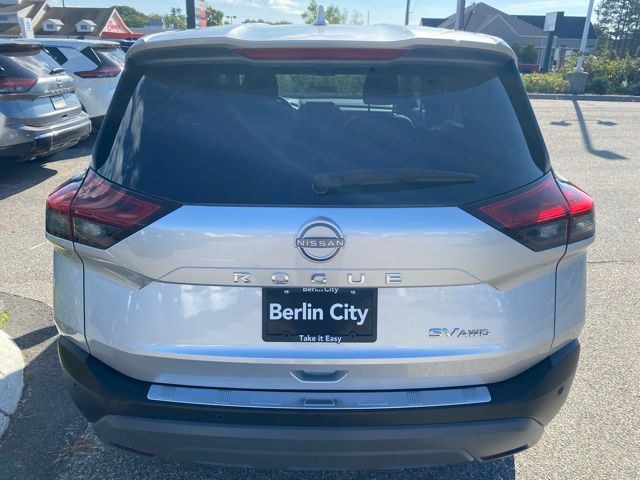 2023 Nissan Rogue SV photo 4