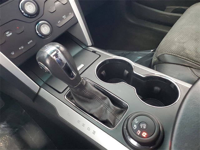 2015 Ford Explorer XLT photo 17