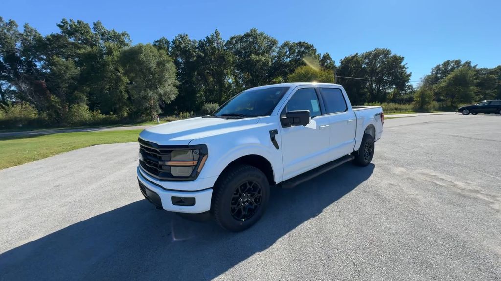2025 Ford F-150 XLT photo 2