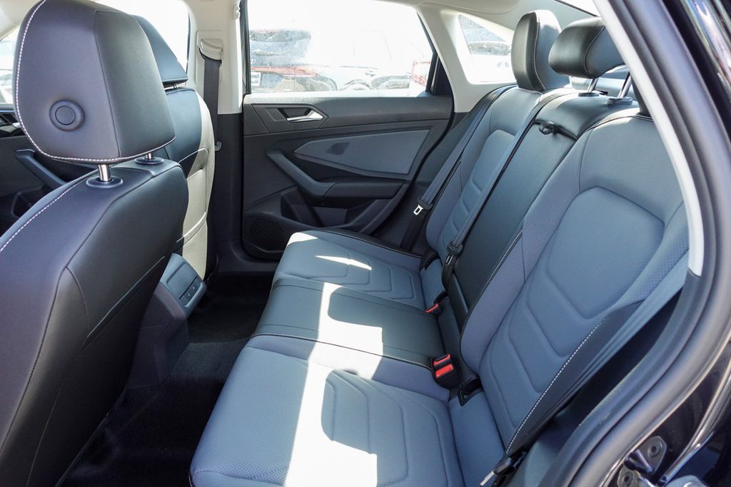 2025 Volkswagen Jetta 1.5T SEL photo 22