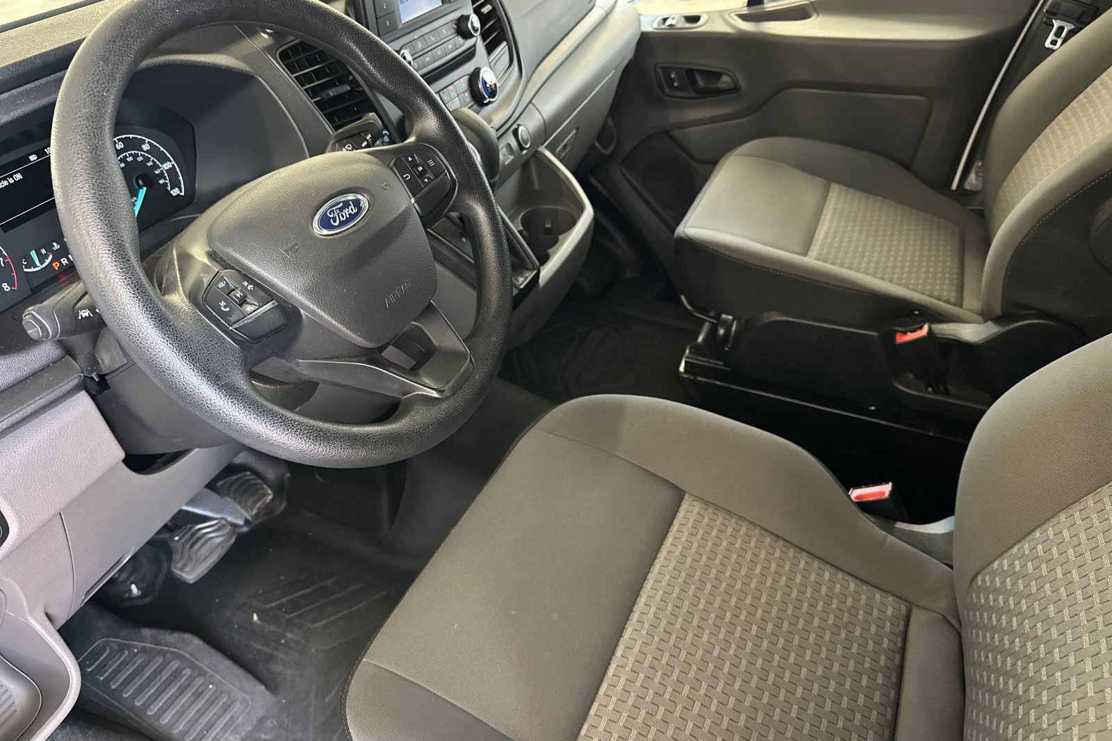 2020 Ford Transit photo 9