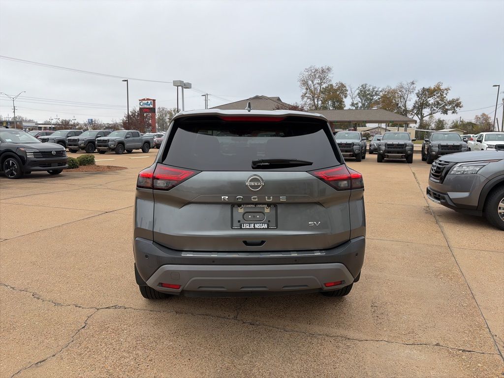 2023 Nissan Rogue SV photo 4