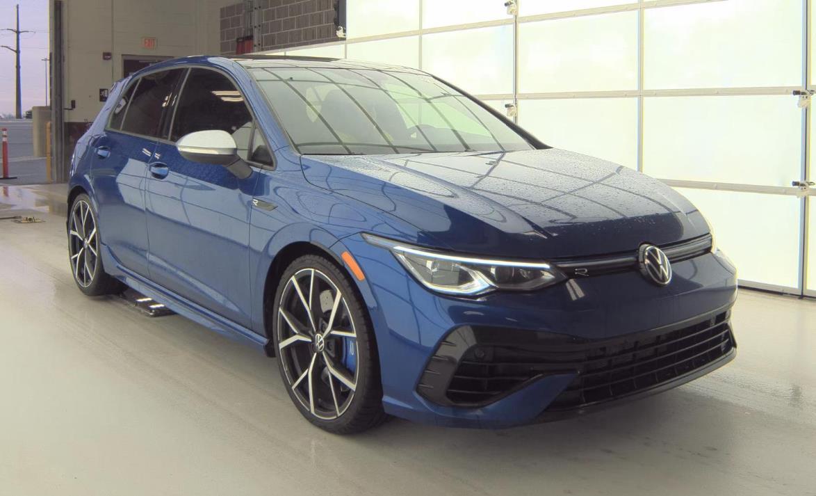 2019 Volkswagen Golf R Base's photo