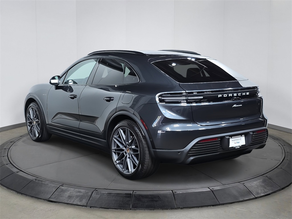 2025 Porsche Macan Electric photo 3