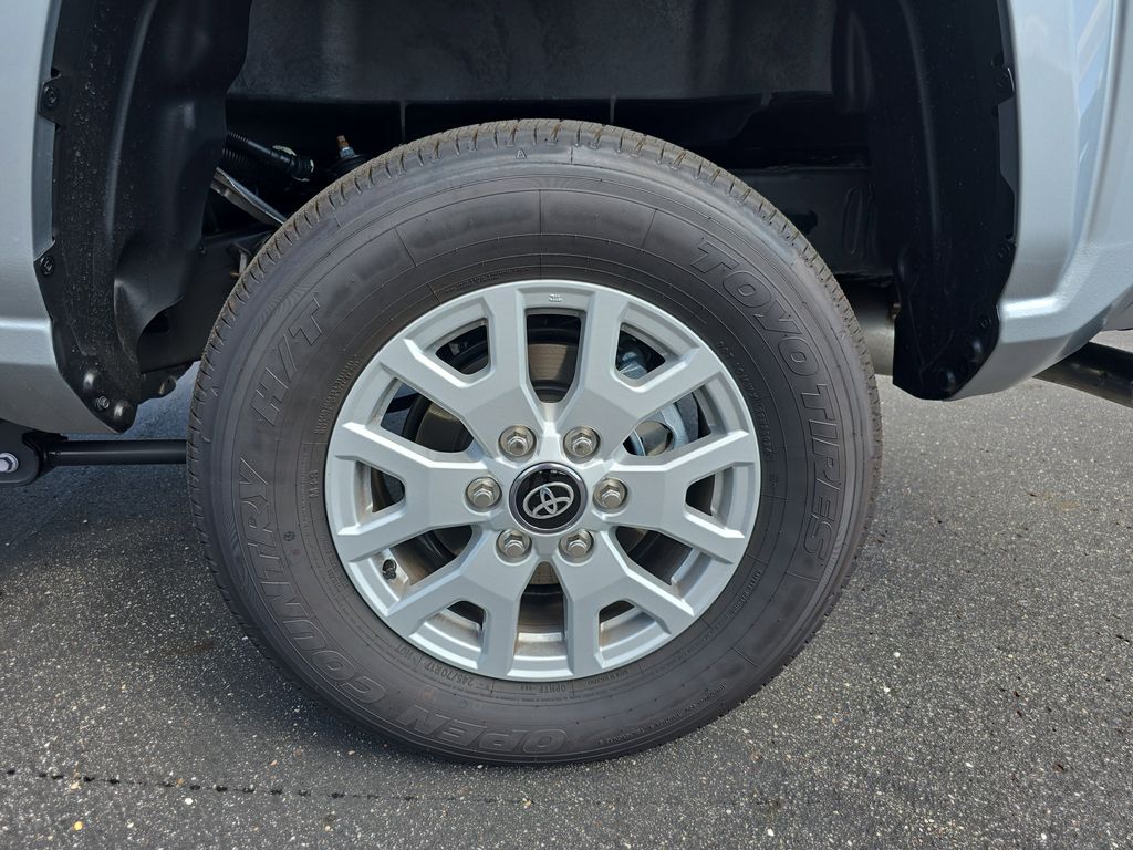 2025 Toyota Tacoma SR5 photo 31