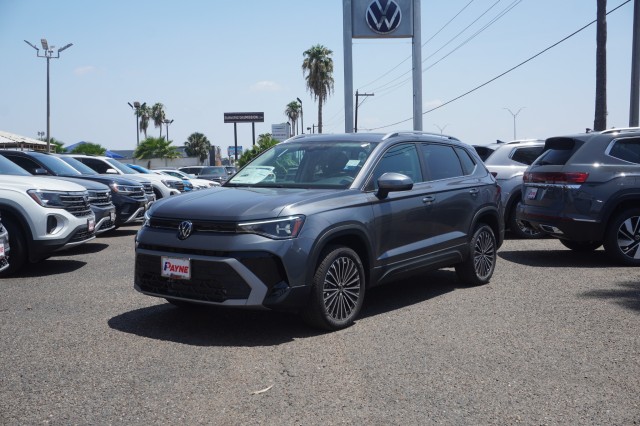 2025 Volkswagen Taos SE's photo