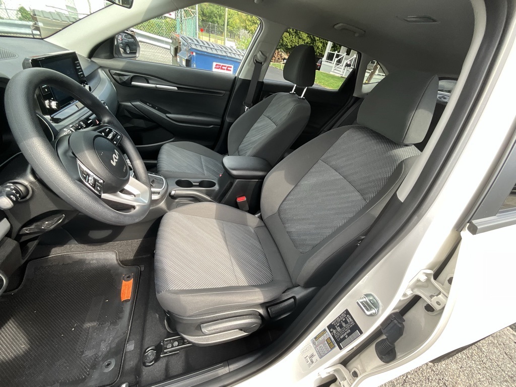 2023 Kia Seltos LX photo 7