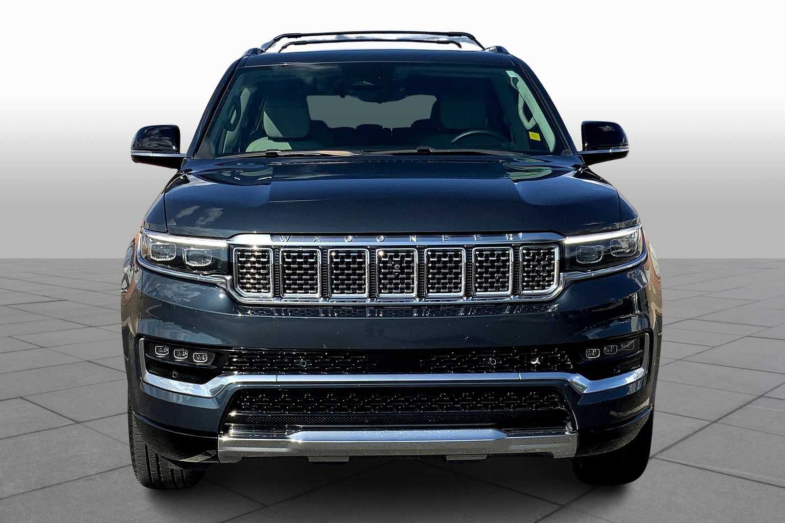 2023 Jeep Grand Wagoneer photo 2