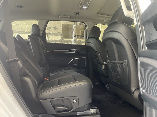 2025 Kia Telluride S photo 23