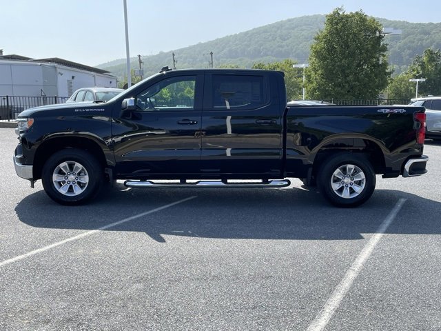 2026 Chevrolet Silverado 1500 LT photo 2