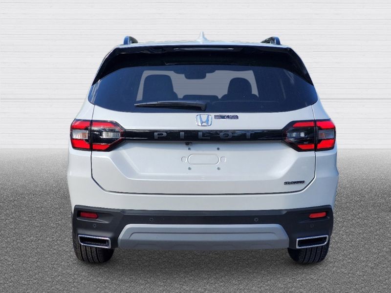 2025 Honda Pilot Touring photo 4