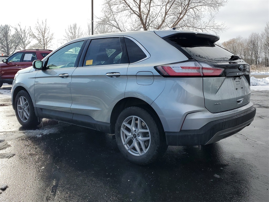 2024 Ford Edge SEL photo 3