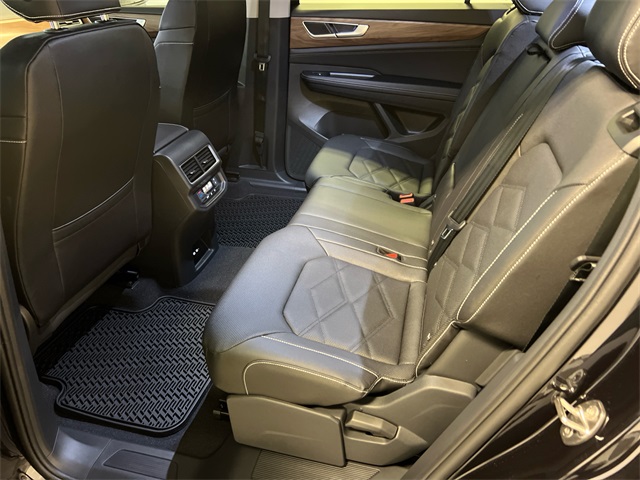 2026 Volkswagen Atlas SE photo 8