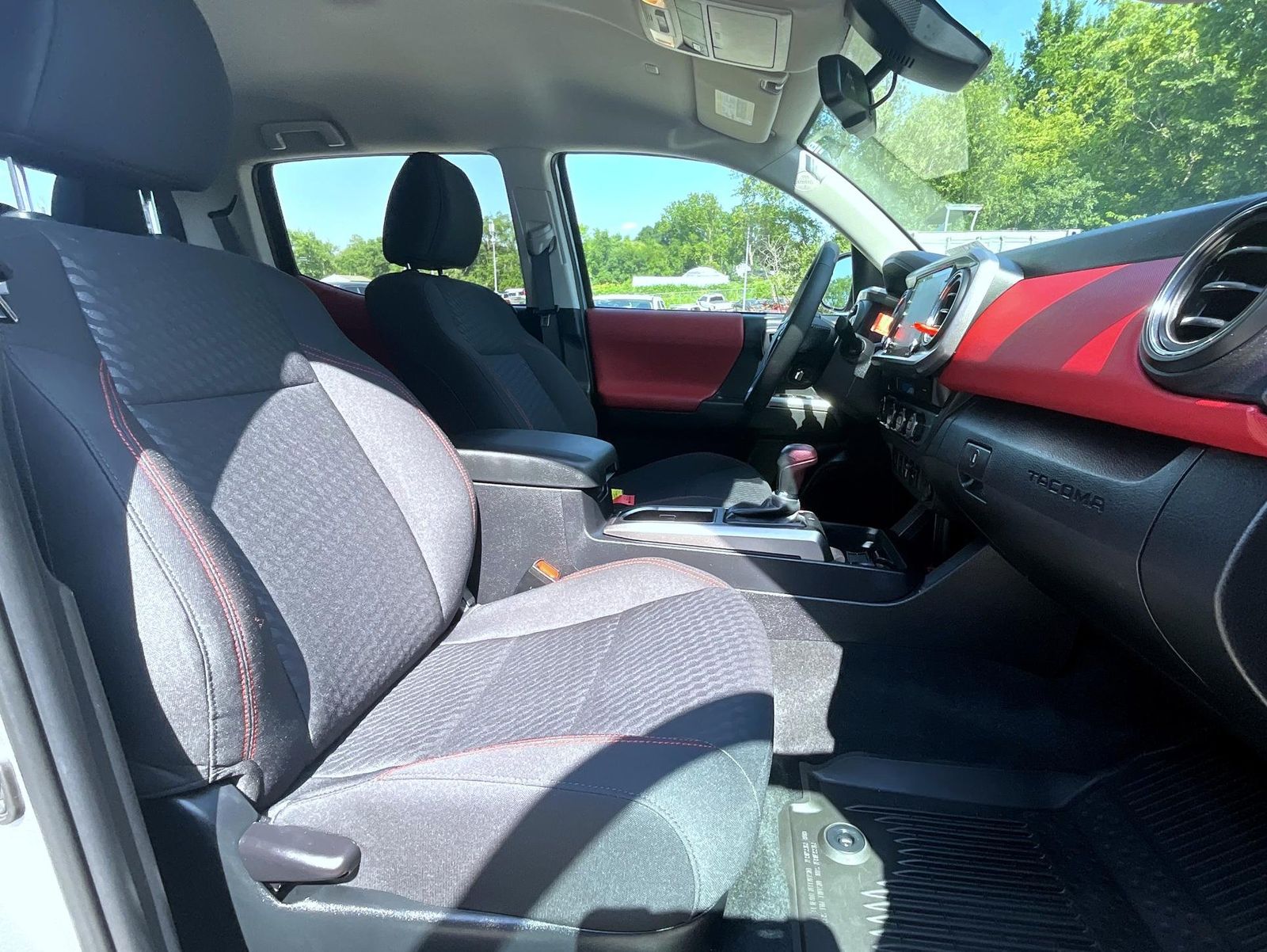2023 Toyota Tacoma SR5 photo 15