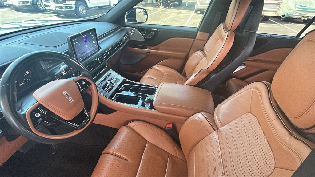 2023 Lincoln Aviator Black Label photo 4