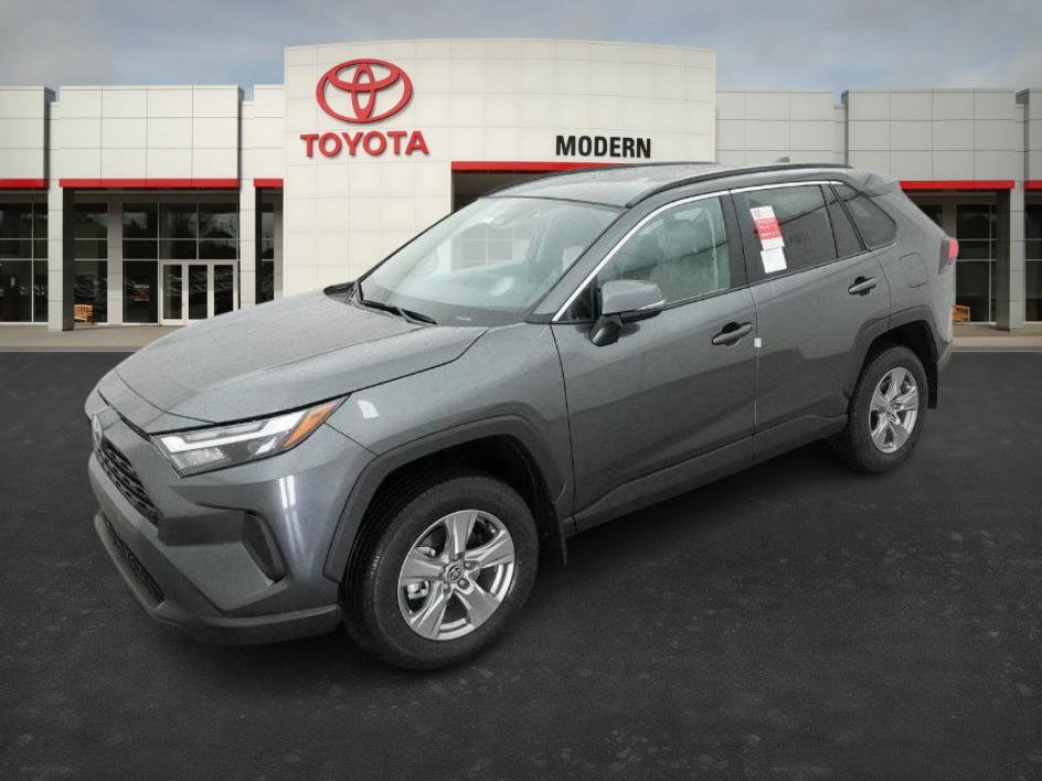 2025 Toyota RAV4 XLE's photo