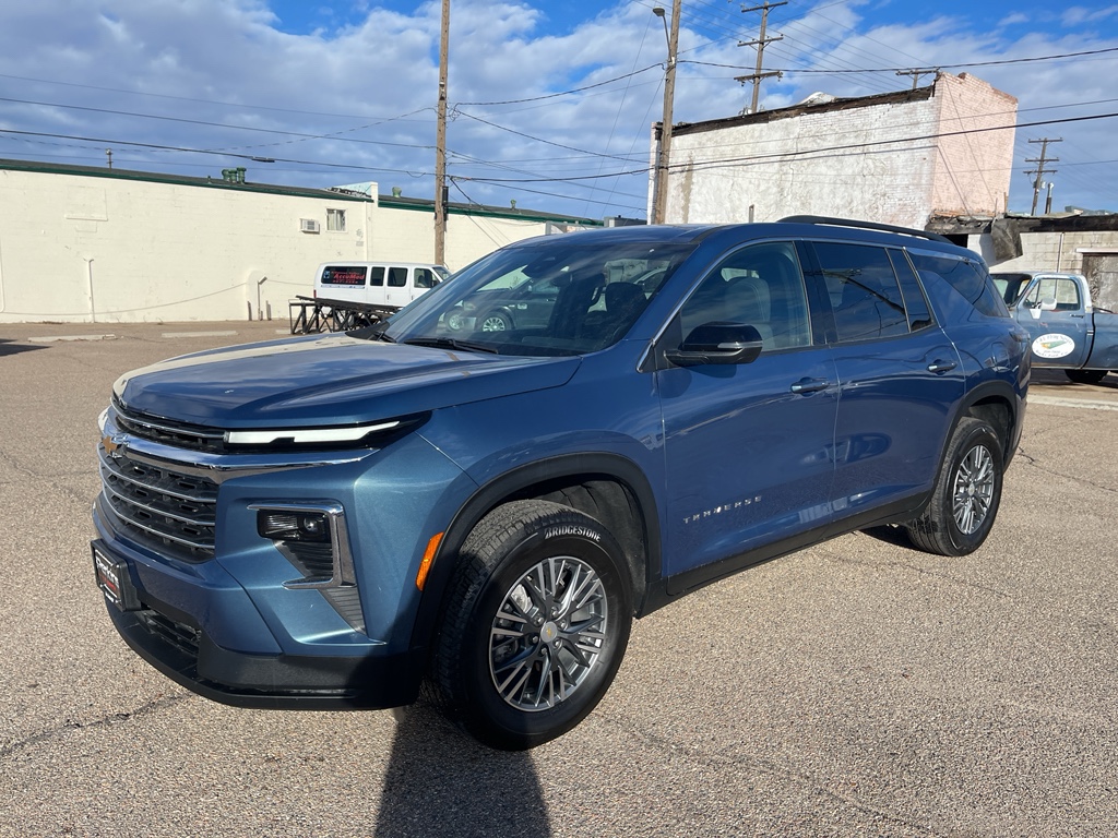 2025 Chevrolet Traverse LT's photo