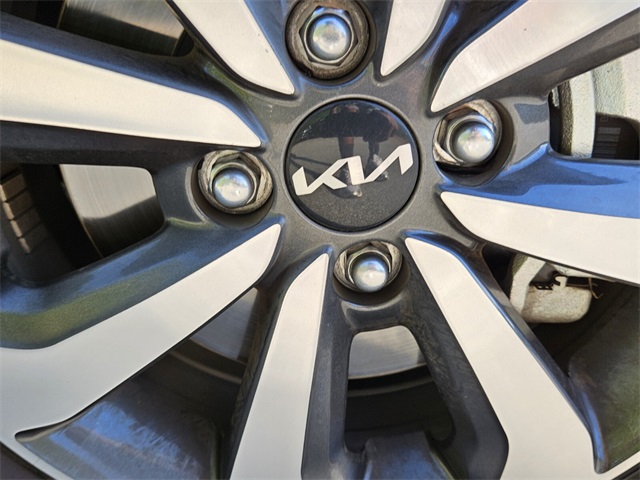 2022 Kia Rio S photo 17