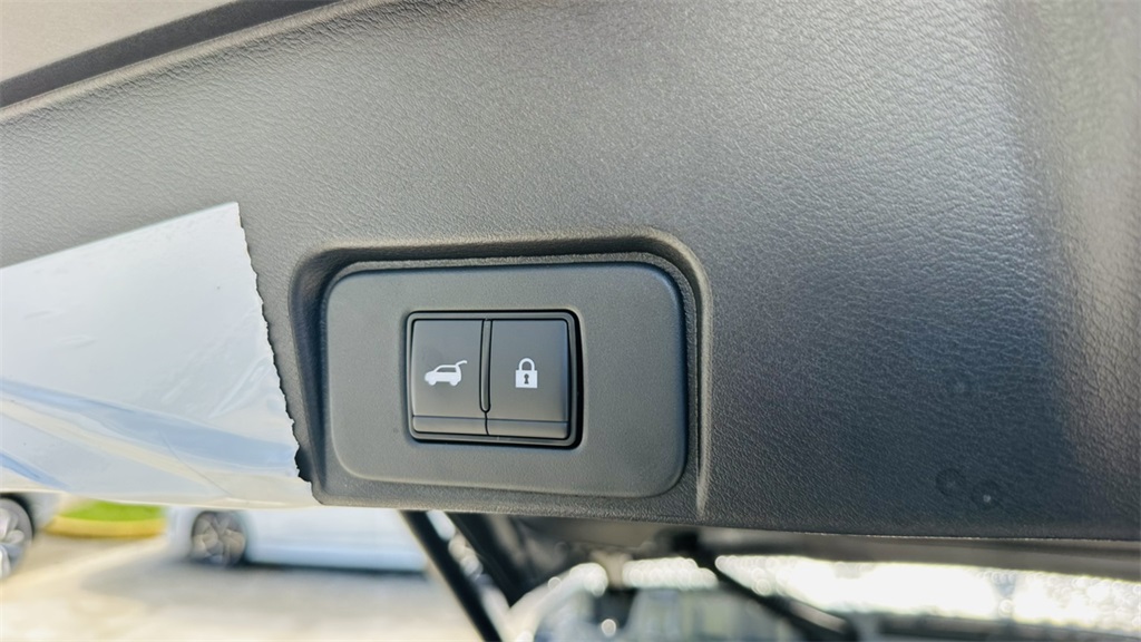 2026 Nissan Rogue SV photo 26