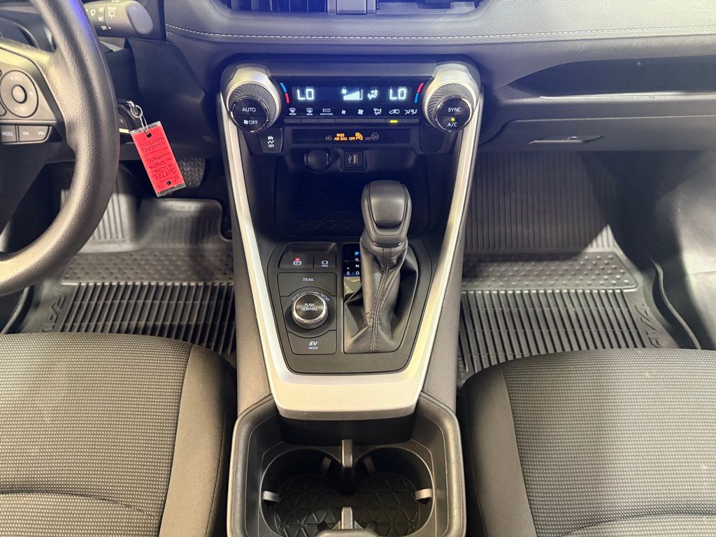 2024 Toyota RAV4 Hybrid LE photo 22