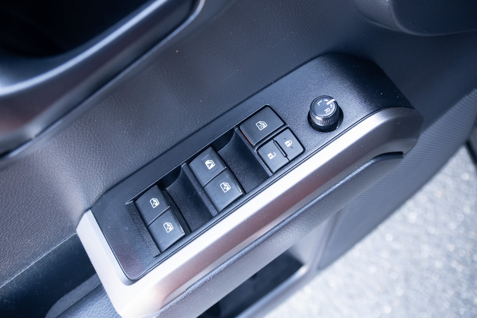 2022 Toyota Tacoma SR5 photo 12