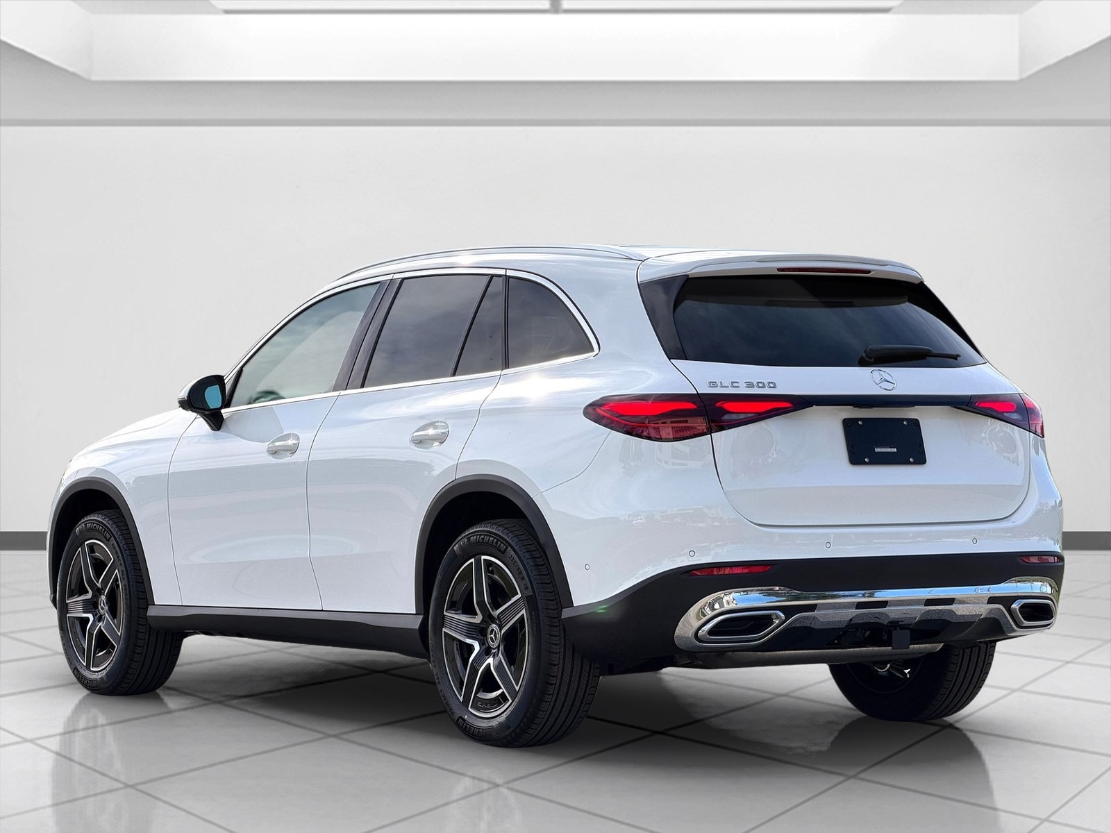 2026 Mercedes Benz GLC 300 photo 3