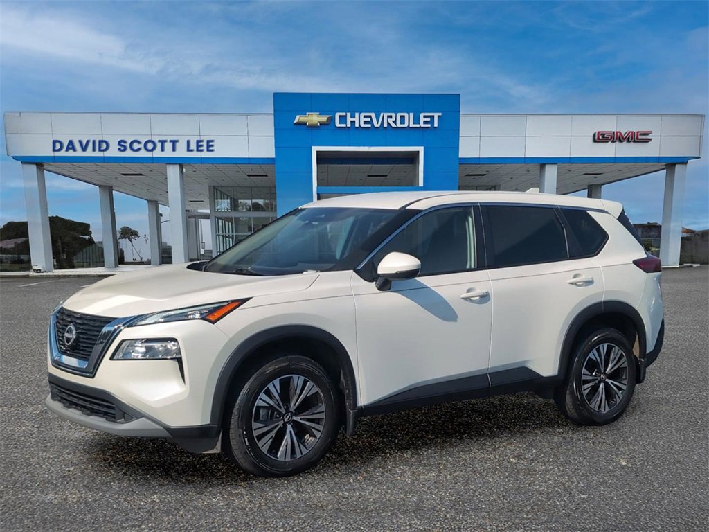 2023 Nissan Rogue SV's photo