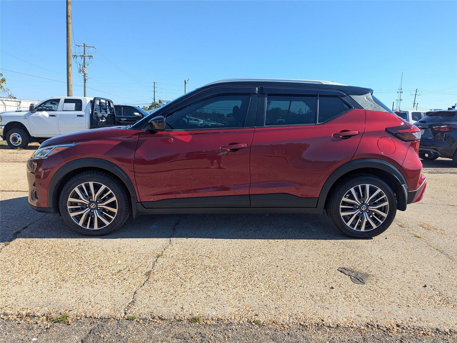 2021 Nissan Kicks SV photo 2