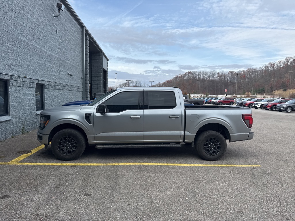 2024 Ford F-150 XLT photo 4