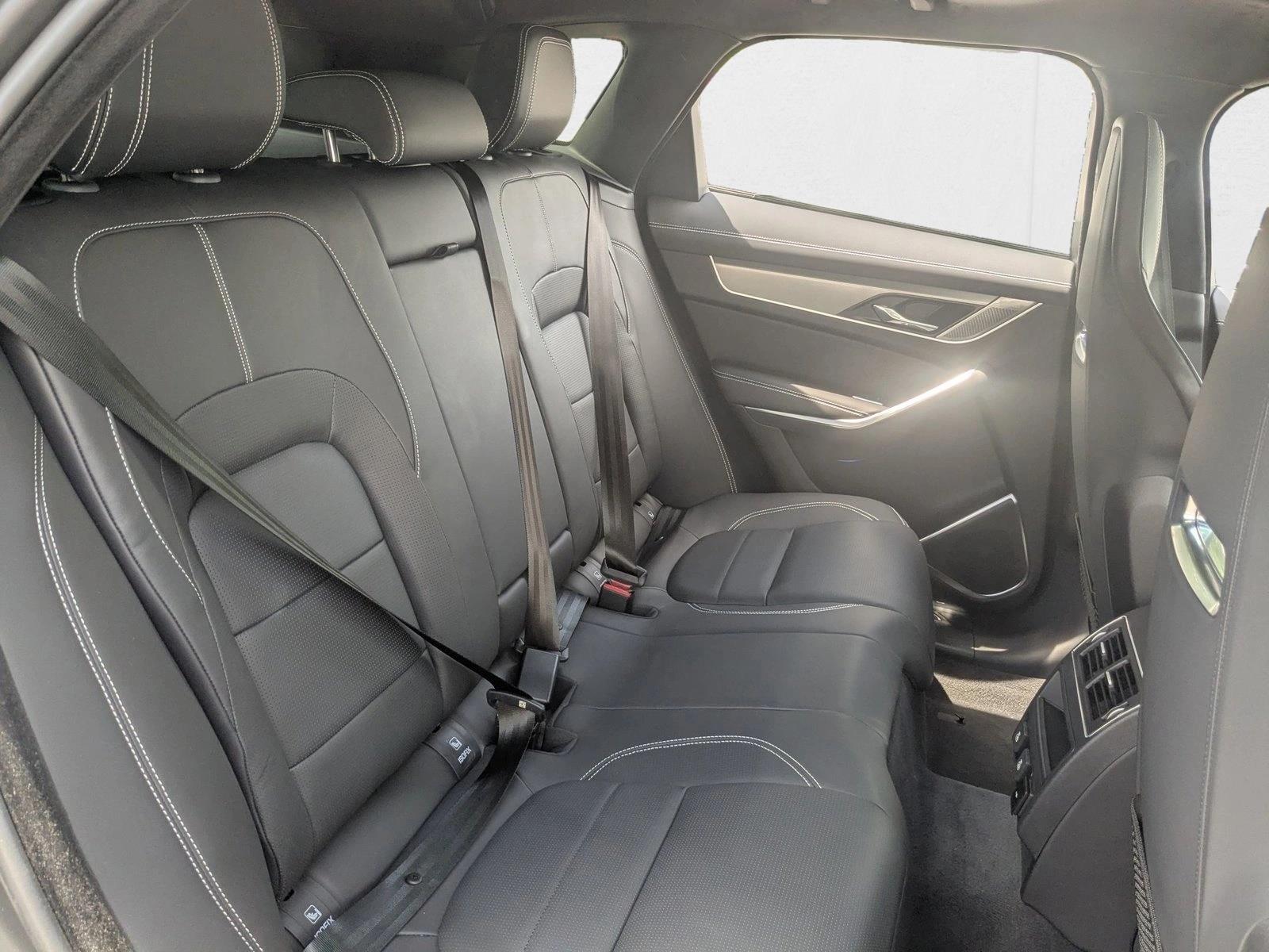 2026 Jaguar F-PACE P400 R-Dynamic S photo 16