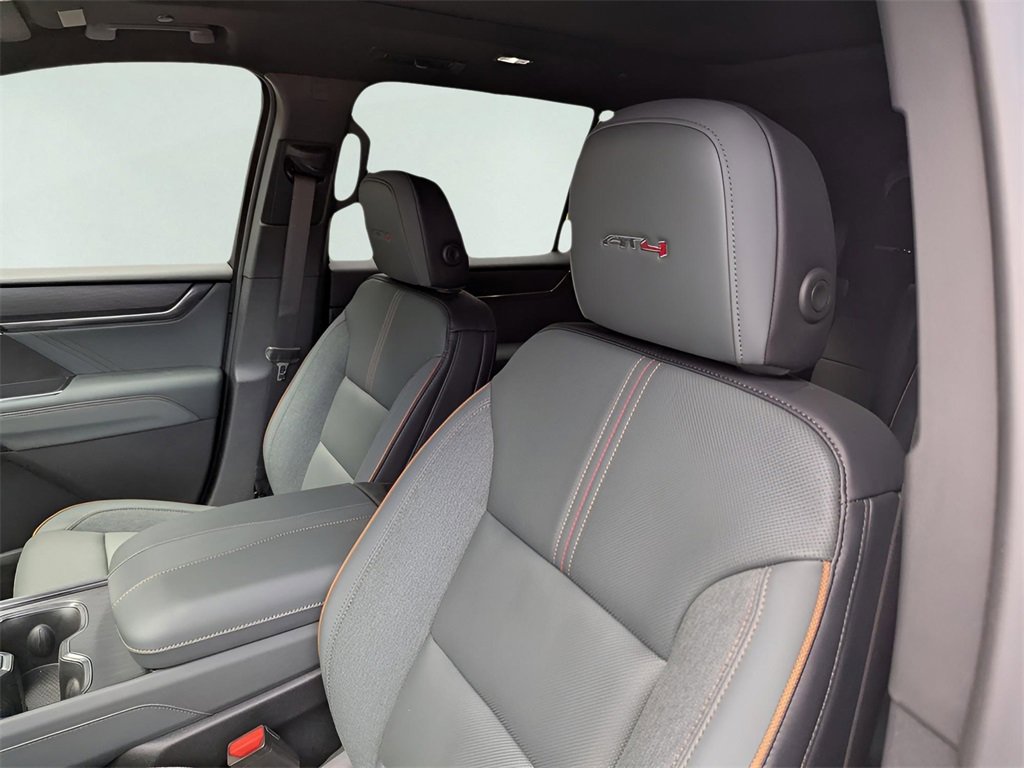 2026 Gmc Acadia AT4 photo 8
