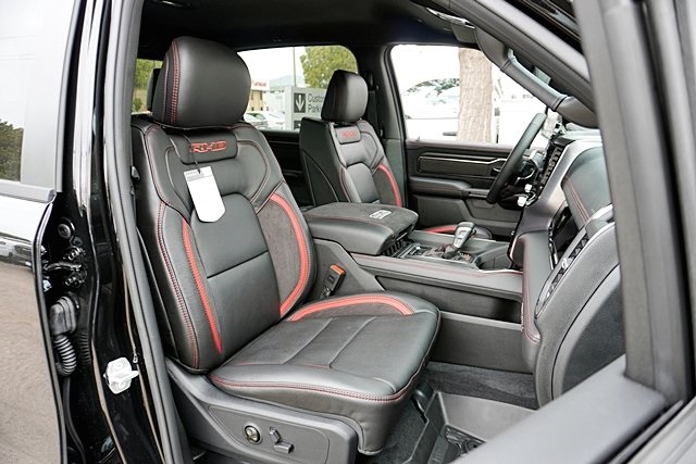 New 2026 Diamond Black Crystal Pearl-Coat Exterior Paint RAM RHO image 17