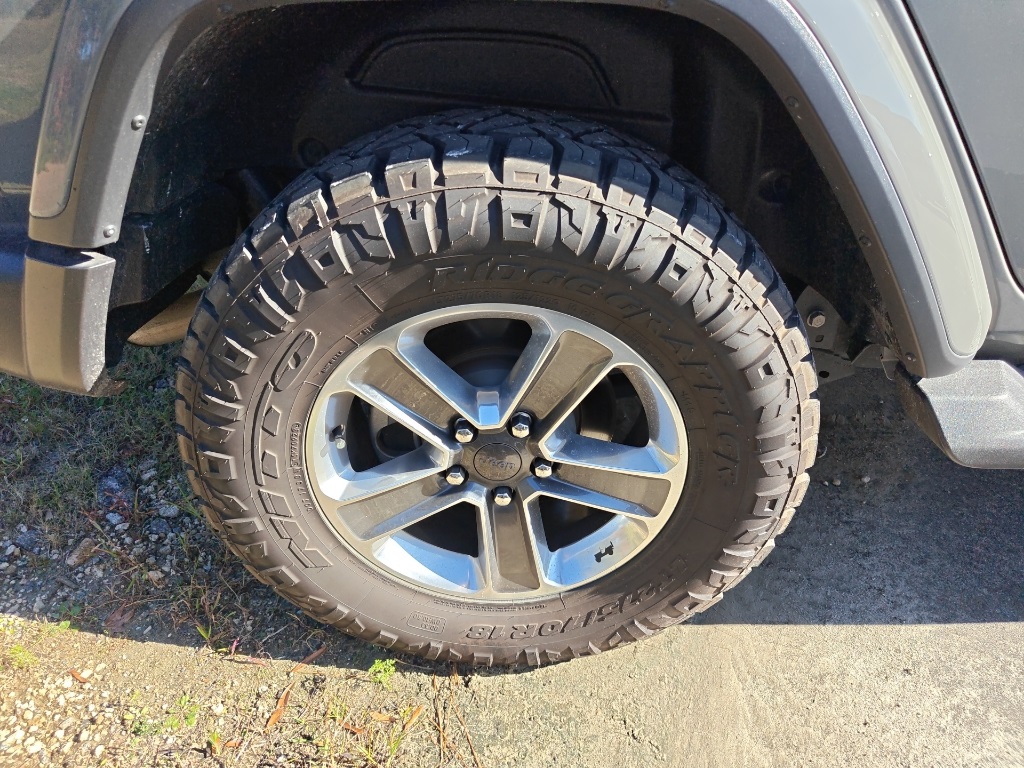 2021 Jeep Wrangler Unlimited Sahara photo 3