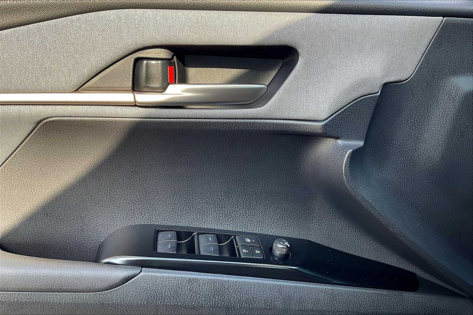 2025 Toyota Camry LE photo 16